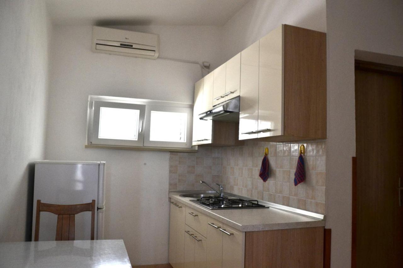 Apartments By The Sea Kustici, Pag - 6335 Zubovići Exteriér fotografie