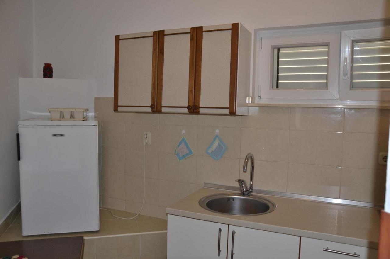 Apartments By The Sea Kustici, Pag - 6335 Zubovići Exteriér fotografie