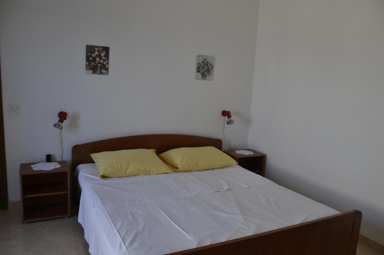 Apartments By The Sea Kustici, Pag - 6335 Zubovići Exteriér fotografie